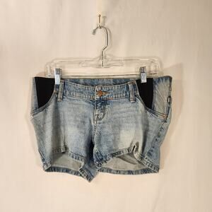INGRID & ISABEL ISABEL Maternity Lt Wash Denim Distressed Shorts Boho Womens 2